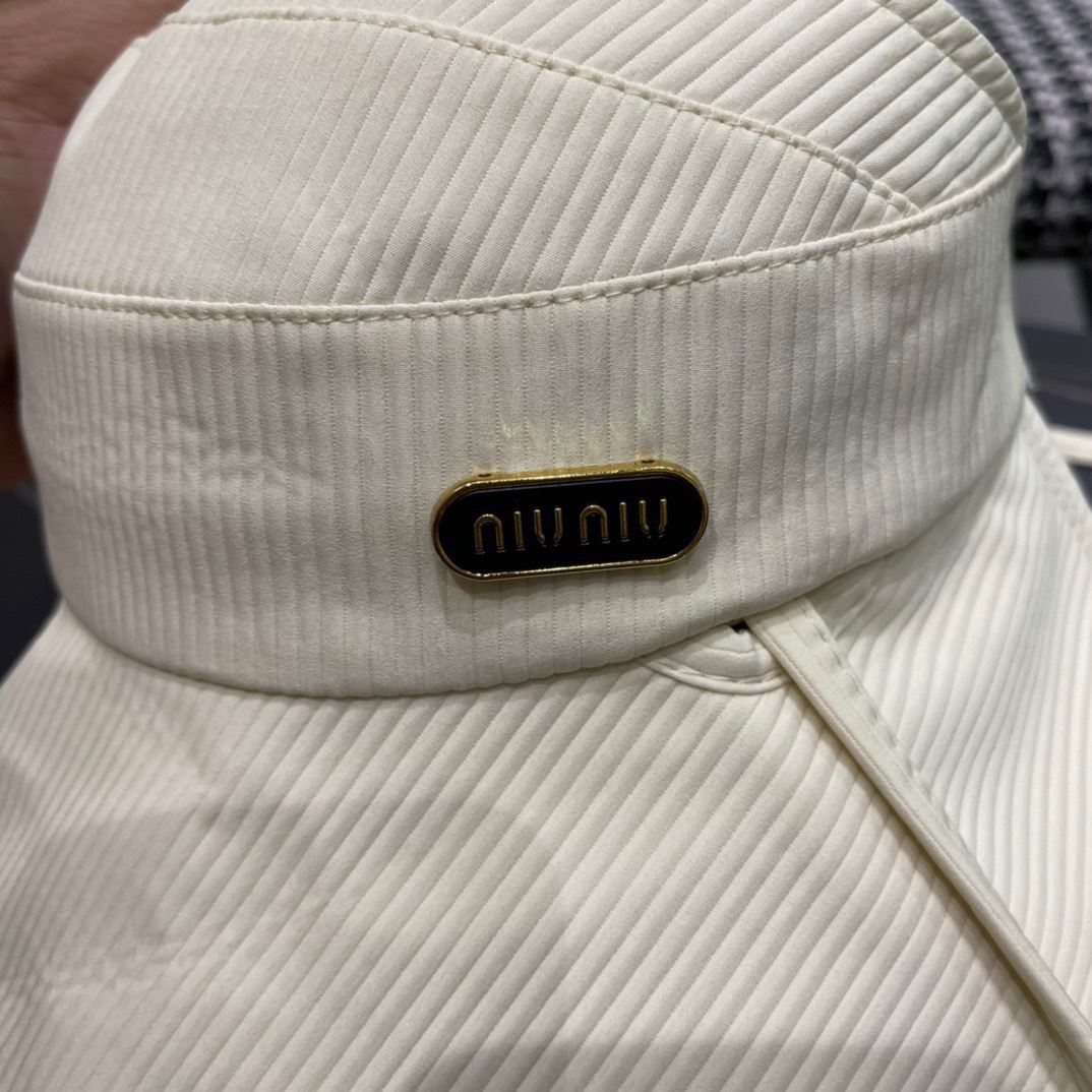 Miu Miu Caps